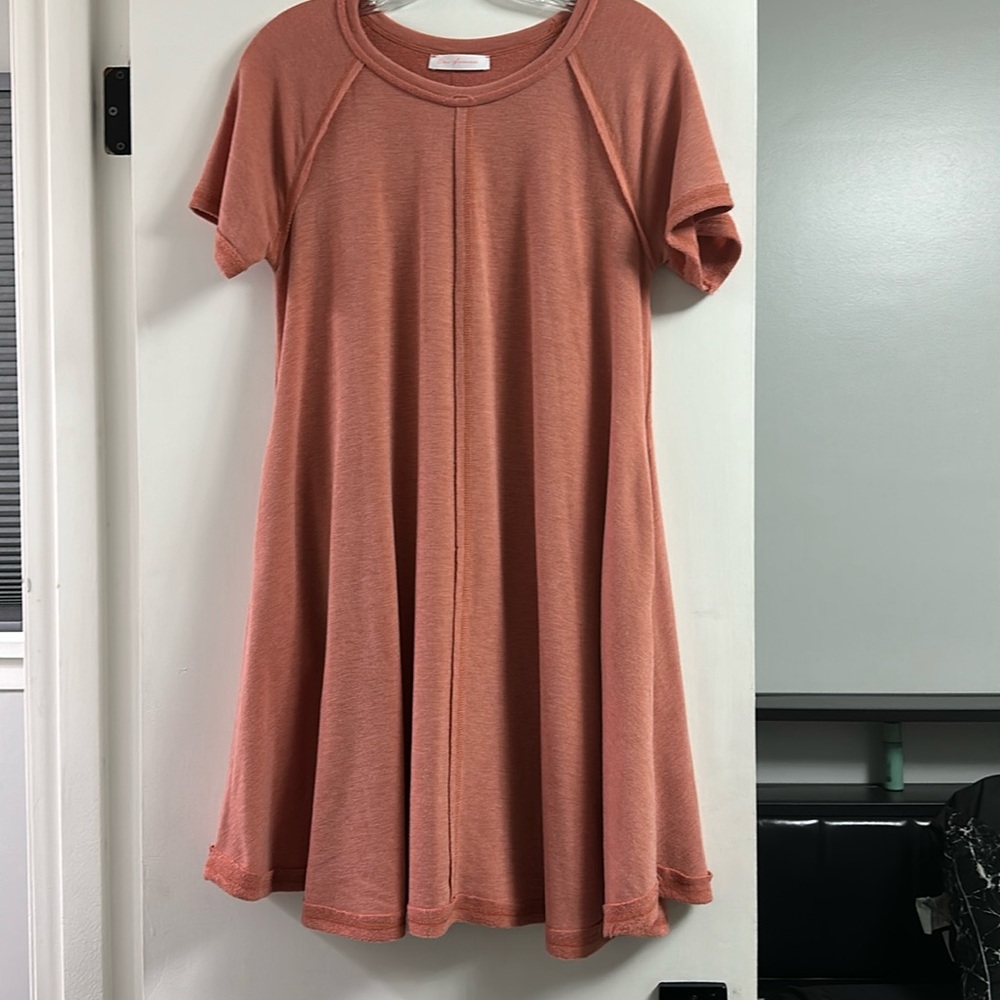 Cute casual dress. Has pockets!